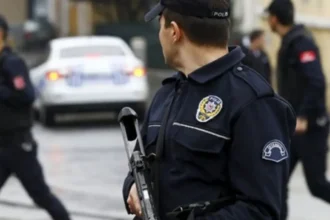 Polis