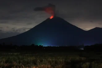 Semeru Yanardağı