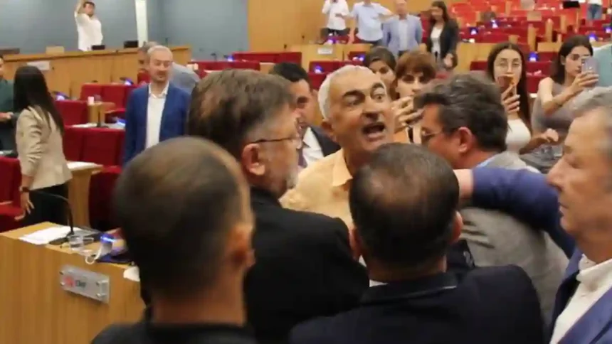 İzmir Büyükşehir Meclis Toplantısı