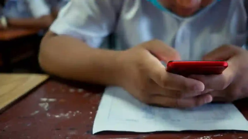 Okul Telefon