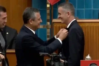 Özgür Özel Ümit Dikbayır