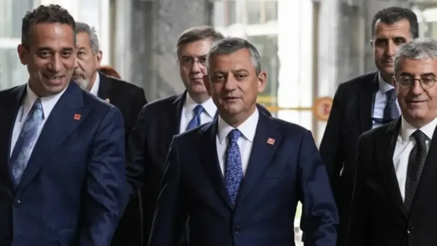 ÖZgür ÖZel